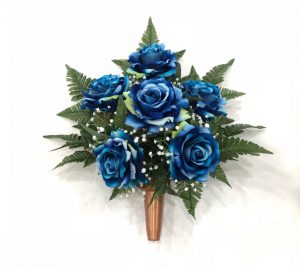 Fascio di rose in velluto sfumate blu