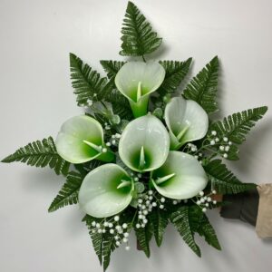 Fiori artificiali per cimitero mazzo con sei calle in vetroresina bianche