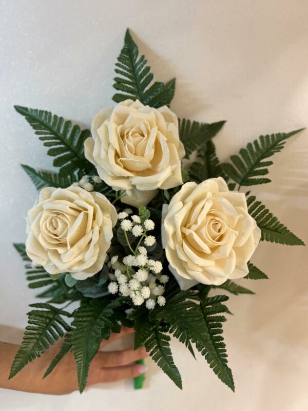 Fiori artificiali per cimitero mazzo con rose Panna in velluto