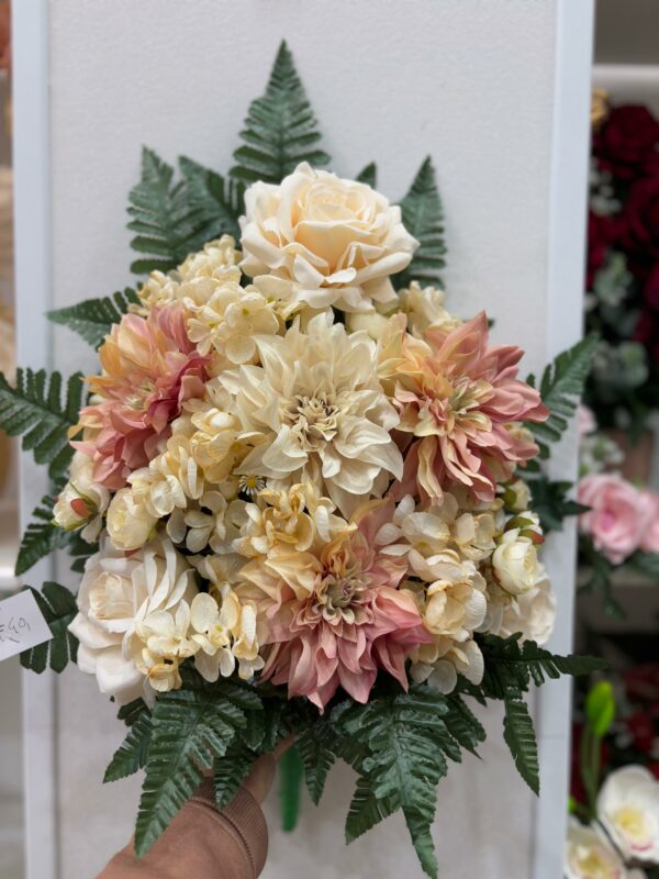Fiori artificiali per cimitero mazzo con rose Panna in velluto, dalie in tessuto e ortensie