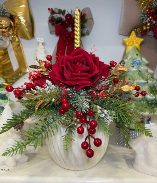 Centrotavola natalizio, ampolla in ceramica panna con rose rosse in velluto e decori Ø 30 cm