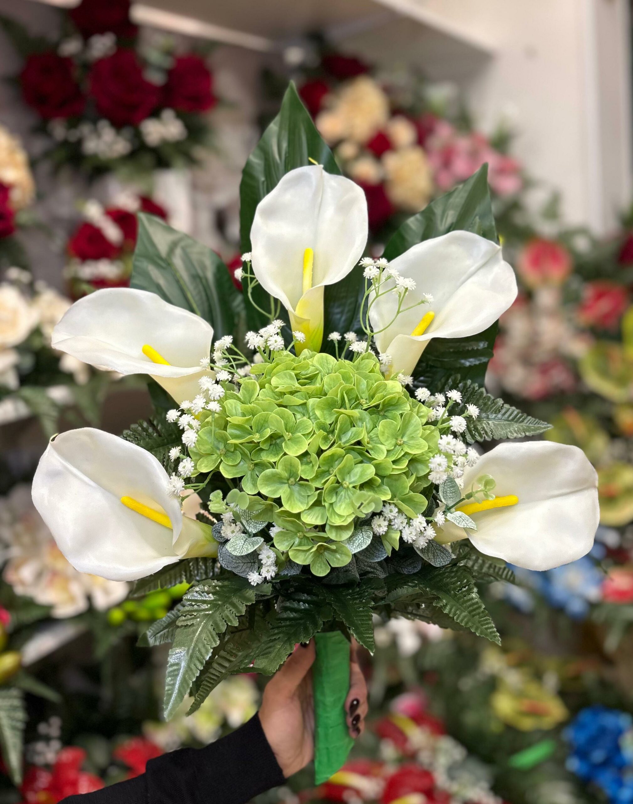 Fiori artificiali per cimitero mazzo con calle bianche, ortensia verde in silicone effetto naturale h 45