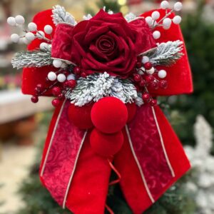 FIOCCO NATALIZIO IN VELLUTO ROSSO CON ROSA IN VELLUTO ROSSA, PALLINE IN VELLUTO E DECORI h cm 40