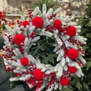 GHIRLANDA NATALIZIA CON PALLINE DI NATALE IN VELLUTO ROSSE E BACCHE Ø 55