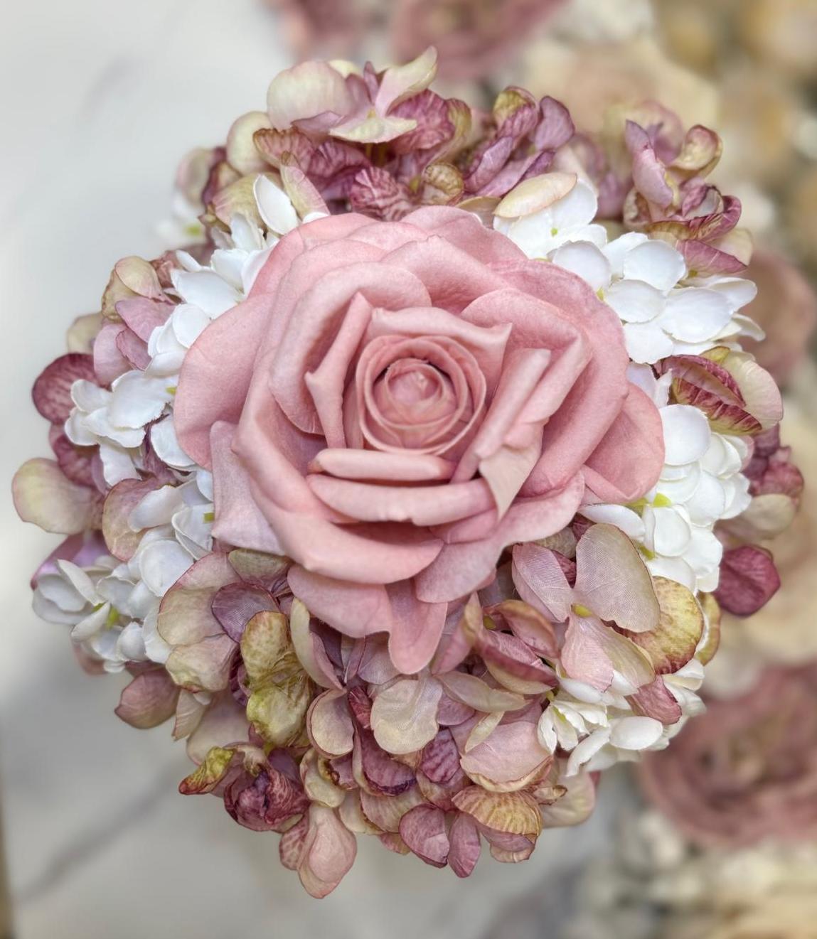 Box fiori artificiali profumati con rosa, ortensie di vario colore Ø 22 - immagine 2