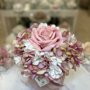 Box fiori artificiali profumati con rosa, ortensie di vario colore Ø 22