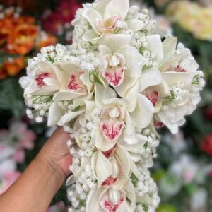 Croce fiori artificiali per cimitero  con orchidee bianche in silicone h 35