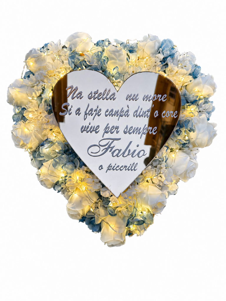 Cuore con fiori artificiali con rose e ortensie – elegante, duraturo e personalizzabile