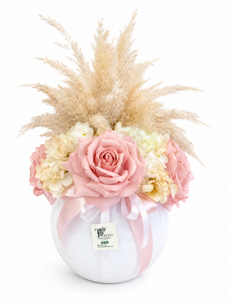 Centrotavola con Rosa Rosa, Ortensie e Pampas Naturali | Tonino Fiori Design